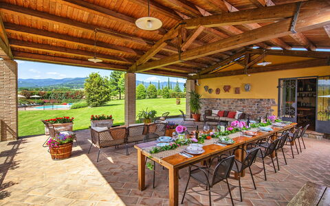 Podere Sant'angelo: Eigendom, Onroerend Goed, Gebouw, Kamer, Huis, Landgoed, Patio, Interieur Ontwerp, Huis, Tafel