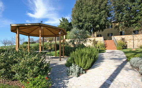 Dante: Eigendom, Onroerend Goed, Natuurlijk Landschap, Tuin, Plantkunde, Landschap, Gang, Boom, Huis, Landgoed