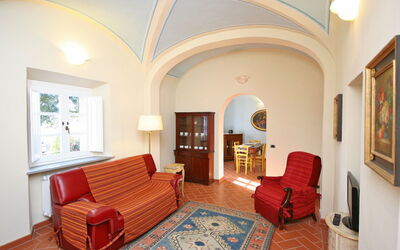 Dante 2: Kamer, Eigendom, Meubilair, Gebouw, Interieur Ontwerp, Woonkamer, Onroerend Goed, Huis, Architectuur, Plafond