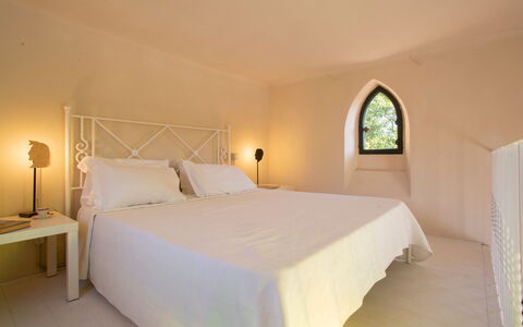Villa Pedone: Architectuur, Plafond, Verdieping, Slaapkamer, Bed, Daylighting, Bedding, Hotel, Boutique Hotel, Gips