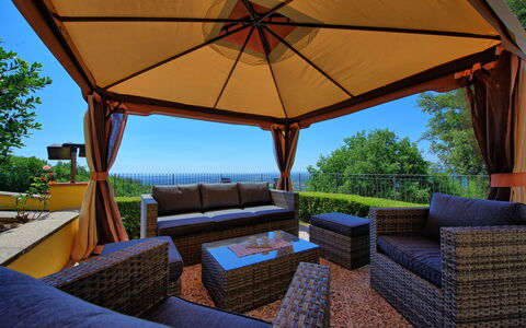 Villa Crispinino: Eigendom, Meubilair, Onroerend Goed, Kamer, Huis, Dek, Landgoed, Patio, Huis, Gebouw