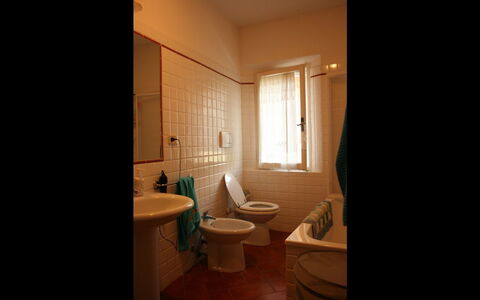 Casa Rosada: Kamer, Eigendom, Badkamer, Interieur Ontwerp, Huis, Gebouw, Wastafel In De Badkamer, Loodgieterswerkinrichting, Architectuur, Verdieping