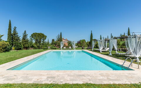 Villa Castiglione: Blauw, Zwembad, Tuin, Landscaping, Toevlucht, Schaduw, Eco Hotel, Hacienda, Evergreen