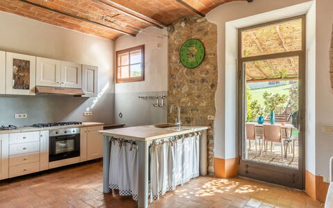Villa Castiglione: Interieur Ontwerp, Meubilair, Flooring, Hout, Keuken, Verdieping, Plafond, Countertop, Huis, Kamer