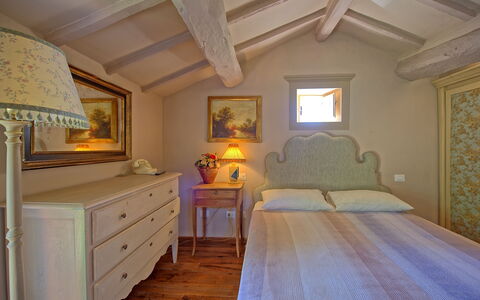 Gellino: Kamer, Slaapkamer, Meubilair, Eigendom, Bed, Interieur Ontwerp, Plafond, Laken, Gebouw, Huis