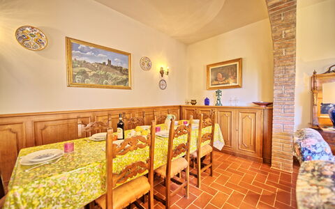 Casale Ambra: Kamer, Eigendom, Gebouw, Onroerend Goed, Meubilair, Geel, Huis, Interieur Ontwerp, Eetkamer, Verdieping