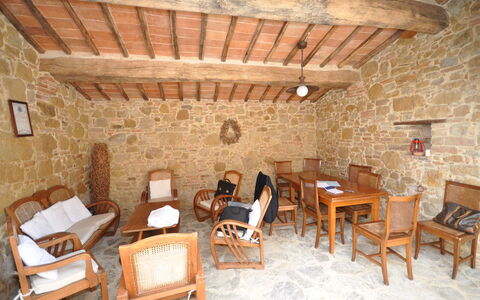 Villa Gaeta: Eigendom, Kamer, Gebouw, Interieur Ontwerp, Restaurant, Meubilair, Huis, Steen