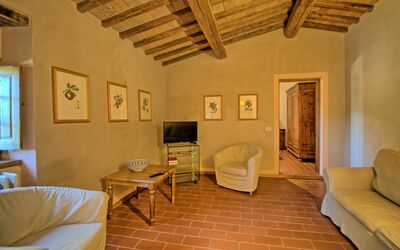 Tenuta 6: Kamer, Eigendom, Gebouw, Meubilair, Interieur Ontwerp, Huis, Verdieping, Woonkamer, Onroerend Goed, Tafel