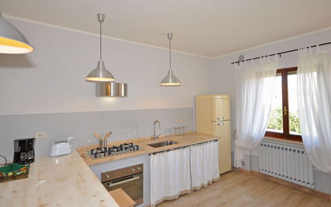 Villa Cassia: Eigendom, Kamer, Meubilair, Gebouw, Verdieping, Interieur Ontwerp, Huis, Keuken, Onroerend Goed, Plafond