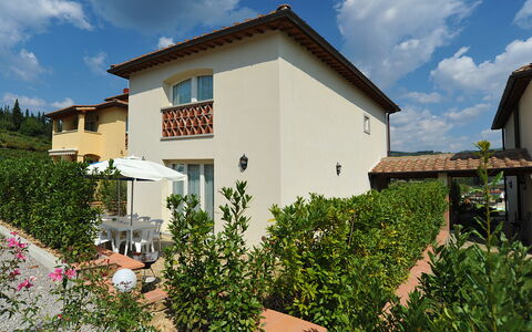 Casa Fabrizio: Wolk, Fabriek, Lucht, Gebouw, Venster, Huis, Land Lot, Verblijf, Buurt, Woongebied