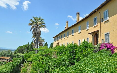 Il Principe: Eigendom, Vegetation, Huis, Gebouw, Onroerend Goed, Landgoed, Boom, Plantkunde, Palmboom, Landelijk Gebied