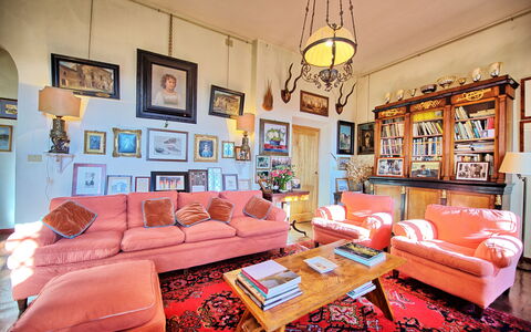 Il Principe: Woonkamer, Kamer, Interieur Ontwerp, Meubilair, Eigendom, Bankstel, Gebouw, Huis, Oranje, Huis