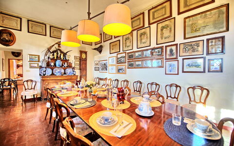 Il Principe: Kamer, Eigendom, Gebouw, Geel, Eetkamer, Interieur Ontwerp, Tafel, Restaurant, Brunch, Onroerend Goed