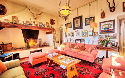 Il Principe: Woonkamer, Kamer, Eigendom, Interieur Ontwerp, Meubilair, Gebouw, Huis, Onroerend Goed, Huis, Tafel