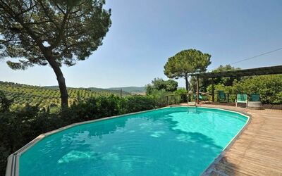 Marsilia: Zwembad, Eigendom, Natuurlijk Landschap, Onroerend Goed, Huis, Landgoed, Vrije Tijd, Gebouw, Huis, Toevlucht