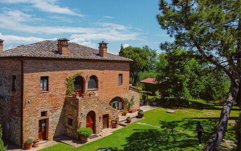 Villa Scianellone: Zwembad, Boom, Landschap, Woongebied, Vogelperspectief, Toevlucht, Luchtfotografie, Landgoed, Landscaping, Ontwerp