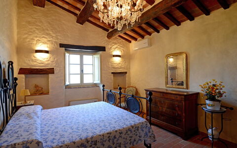 Villa Agazzi: Kamer, Eigendom, Slaapkamer, Meubilair, Bed, Gebouw, Interieur Ontwerp, Plafond, Laken, Bed Frame