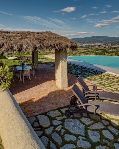 Villa Agazzi: Eigendom, Natuurlijk Landschap, Onroerend Goed, Lucht, Landgoed, Huis, Azure, Zwembad, Huis, Gebouw