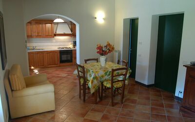 Pietra: Kamer, Eigendom, Gebouw, Verdieping, Meubilair, Interieur Ontwerp, Huis, Eetkamer, Onroerend Goed, Tafel