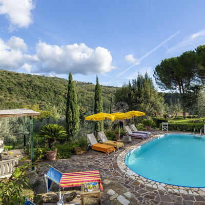 Bigiolo a Melazzano: Water, Wolk, Fabriek, Lucht, Eigendom, Zwembad, Natuur, Stoel, Boom, Buitenmeubels
