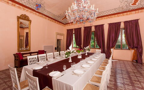 Villa Gubbio: Kamer, Eigendom, Gebouw, Functie Hall, Interieur Ontwerp, Restaurant, Eetkamer, Onroerend Goed, Meubilair, Plafond