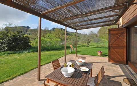 Capannino: Eigendom, Onroerend Goed, Huis, Gebouw, Kamer, Huis, Pergola, Backyard, Landgoed, Boom