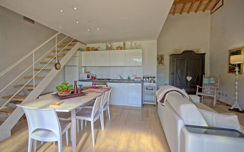 Capannino: Kamer, Eigendom, Gebouw, Interieur Ontwerp, Meubilair, Huis, Verdieping, Plafond, Zolder, Keuken