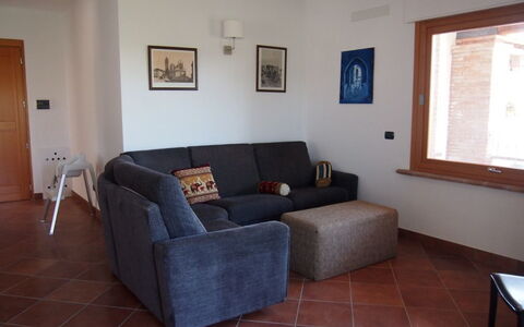 Villa Dei Cipressi: Kamer, Meubilair, Eigendom, Woonkamer, Gebouw, Verdieping, Huis, Bankstel, Onroerend Goed, Interieur Ontwerp