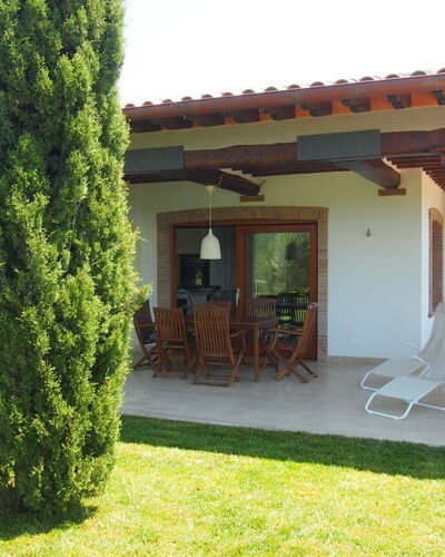 Villa Dei Cipressi: Eigendom, Huis, Gebouw, Onroerend Goed, Pergola, Gras, Boom, Villa, Huis, Backyard