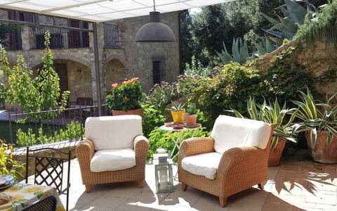 Villa Nova: Eigendom, Patio, Meubilair, Wicker, Kamer, Gebouw, Backyard, Huis, Interieur Ontwerp, Onroerend Goed