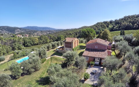 Le Pergole: Bergdorp, Eigendom, Natuurlijk Landschap, Dorp, Lucht, Heuvel Station, Huis, Landelijk Gebied, Onroerend Goed, Boom