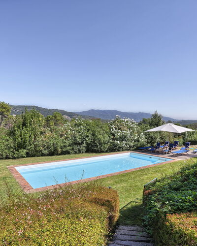 Le Pergole: Natuurlijk Landschap, Eigendom, Zwembad, Onroerend Goed, Natuurgebied, Landgoed, Huis, Landschap, Landelijk Gebied, Gras