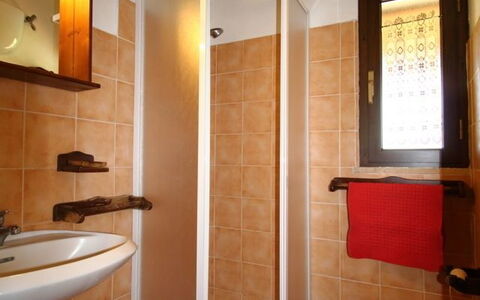 Funghi 1: Kamer, Badkamer, Eigendom, Gebouw, Loodgieterswerkinrichting, Toilet, Verdieping, Interieur Ontwerp, Bidet, Huis