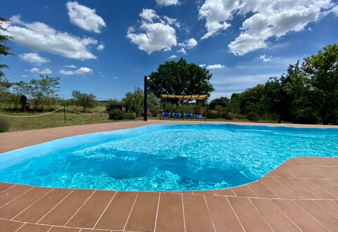 Funghi 2: Water, Lucht, Wolk, Watervoorraden, Zwembad, Fabriek, Azure, Rechthoek, Boom, Schaduw