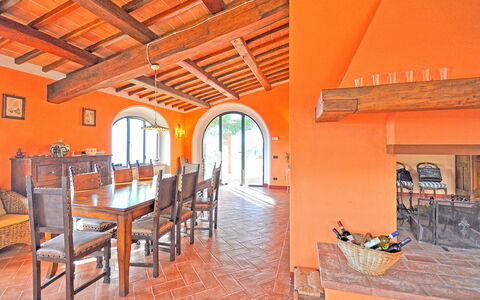 Villa Noceta: Eigendom, Gebouw, Kamer, Onroerend Goed, Huis, Interieur Ontwerp, Villa, Meubilair, Vakantie, Landgoed