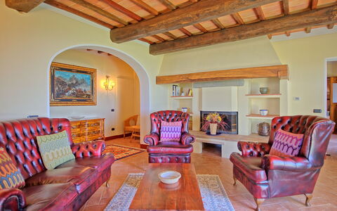 Villa Noceta: Kamer, Eigendom, Woonkamer, Meubilair, Gebouw, Huis, Interieur Ontwerp, Onroerend Goed, Huis, Plafond