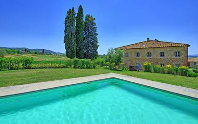 Casale La Valle - Castelfalfi: Eigendom, Landgoed, Zwembad, Natuurlijk Landschap, Gebouw, Huis, Villa, Onroerend Goed, Gras, Herenhuis