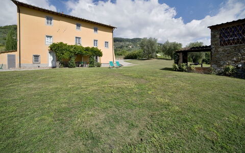 Teto: Eigendom, Gras, Land Lot, Huis, Gazon, Natuurlijk Landschap, Lucht, Gebouw, Architectuur, Huis