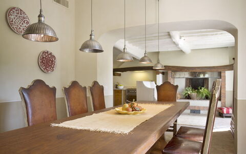 Angeloni: Kamer, Eigendom, Interieur Ontwerp, Plafond, Eetkamer, Meubilair, Gebouw, Verdieping, Verlichting, Huis