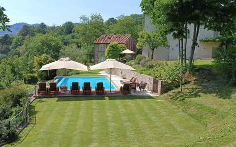 Angeloni: Fabriek, Boom, Lucht, Land Lot, Schaduw, Gras, Gebouw, Vrije Tijd, Landschap, Natuurlijk Landschap