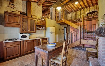 Torre: Kamer, Eigendom, Gebouw, Meubilair, Interieur Ontwerp, Keuken, Huis, Onroerend Goed, Countertop, Plafond