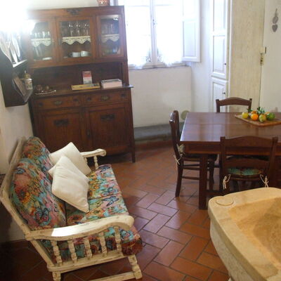 Appartamento Le Volte: Kamer, Eigendom, Meubilair, Verdieping, Woonkamer, Huis, Interieur Ontwerp, Tafel, Gebouw, Hardwood