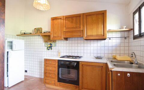 Tenuta Il Tresto: Cabinetry, Kamer, Countertop, Eigendom, Meubilair, Keuken, Interieur Ontwerp, Gebouw, Verdieping, Tegel