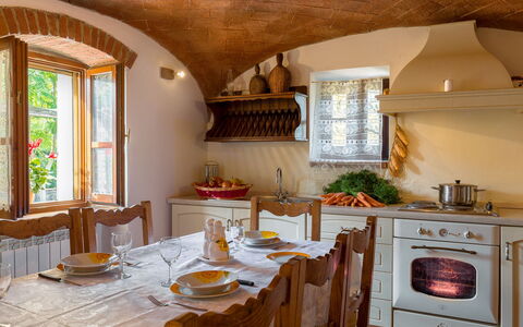 Villa La Fragola: Kamer, Eigendom, Countertop, Keuken, Meubilair, Gebouw, Huis, Interieur Ontwerp, Huis, Cabinetry